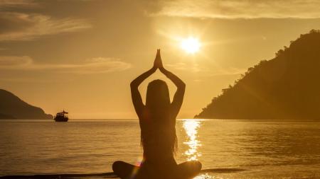 Mindfulness i redukcja stresu. W jaki sposób 10 minut uważności dziennie może zmienić postrzeganie codziennych wyzwań?