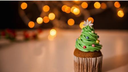 Święta bez presji. Jak poradzić sobie ze stresem, napięciem i trudnymi emocjami w okresie świątecznym?