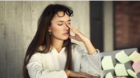 Syndrom oszusta - jak sami sobie podkopujemy pewność siebie