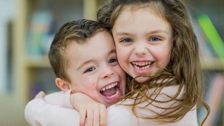 Relacje między rodzeństwem - od bliskości do rywalizacji