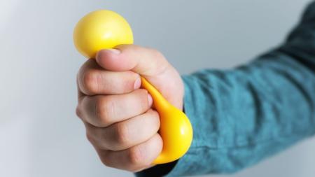 Psychologiczna apteczka pierwszej pomocy. Jak odzyskać kontrolę nad lękiem w 6 krokach
