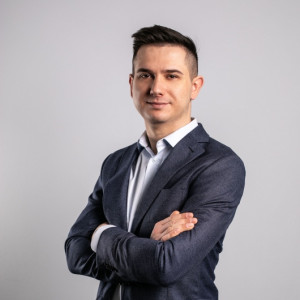 Magister Kamil Hołyst