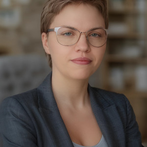 magister Maryna Smekalova